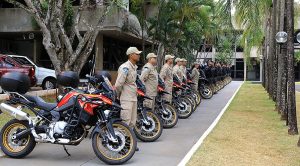 Governo entrega 20 motos BMW para a PM e o Corpo de Bombeiros Militar Governo entrega 20 motos BMW para a PM e o Corpo de Bombeiros Militar