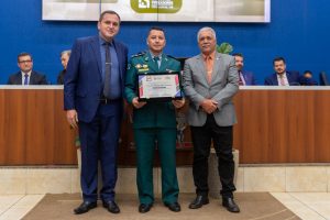 Autoridades da segurança pública e policiais são homenageados pela Câmara de Vereadores de Três Lagoas