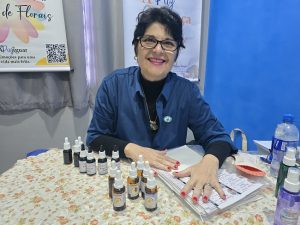Com terapia de florais e óculos gratuitos, Carreta da Saúde leva bem-estar aos profissionais de segurança de Corumbá