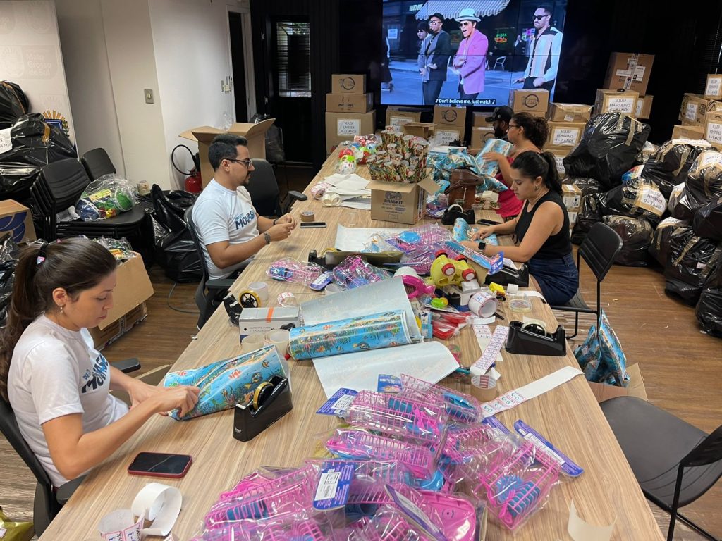 Servidores e voluntários do Projeto Mova-se.