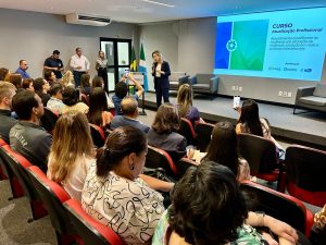 Programa Protege: qualificação contínua aprimora atendimento às mulheres em situação de violência Programa Protege: qualificação contínua aprimora atendimento às mulheres em situação de violência