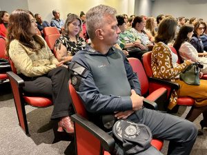 Programa Protege: qualificação contínua aprimora atendimento às mulheres em situação de violência Programa Protege: qualificação contínua aprimora atendimento às mulheres em situação de violência