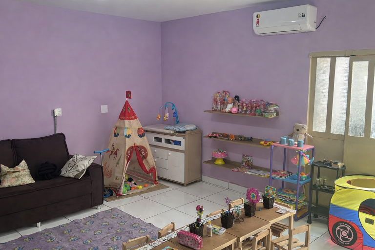 Em Amambai, a Sala Lilás cria um ambiente mais reservado e acolhedor para o atendimento de mulheres vítimas de violência.