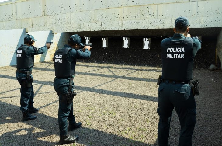 Governo de Mato Grosso do Sul investe mais de R$ 14 milhões e substitui armas de todos policiais militares Governo de Mato Grosso do Sul investe mais de R$ 14 milhões e substitui armas de todos policiais militares