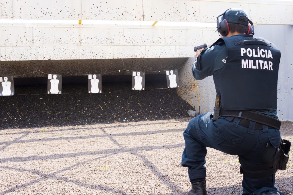 Governo de Mato Grosso do Sul investe mais de R$ 14 milhões e substitui armas de todos policiais militares Governo de Mato Grosso do Sul investe mais de R$ 14 milhões e substitui armas de todos policiais militares